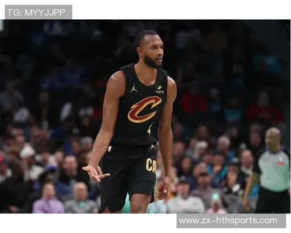 攻防兼备的莫布里全能表现助球队大胜15分11篮板5助攻3盖帽正负值高达27