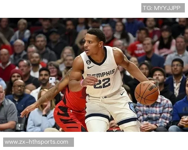 科塔半场表现惊艳7投6中收获13分11板2盖帽助球队掌控局势