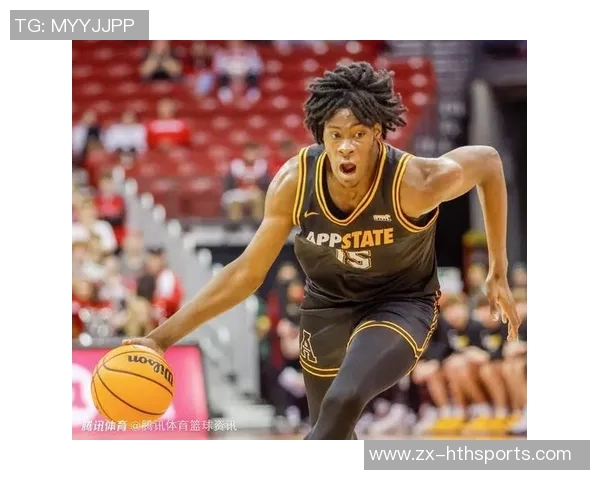 亨特上半场表现出色6投5中轻松斩获12分6篮板1助攻1抢断